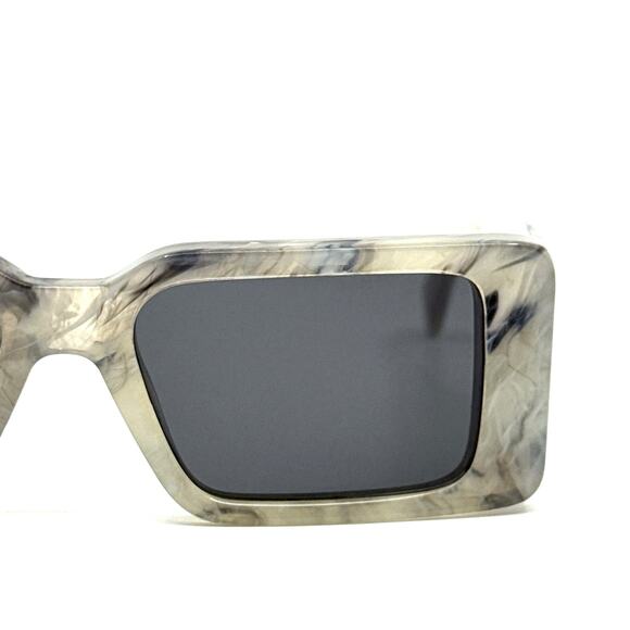 New, OFF-WHITE Sunglasses Milano OERI097 0807 Authentic Off-White Women Sunglasses Marble Grey Square OERI097 MILANO  main image 3
